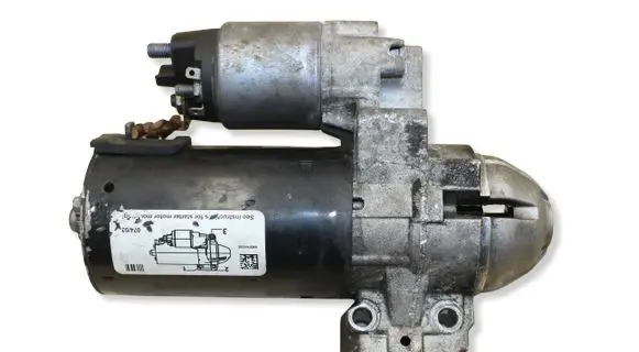 BMW 5 F10 F11 Starter motor 8574102