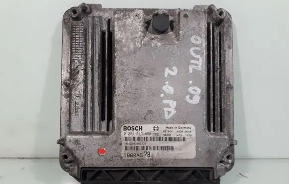 Mitsubishi Outlander Engine control unit/module 0281013890 1860A578