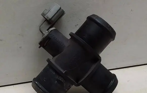 Land Rover Range Rover Sport L320 Engine coolant pipe/hose PFK500020