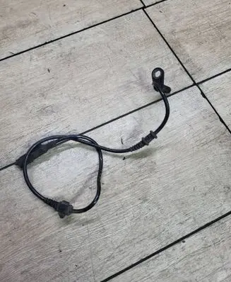 Mercedes-Benz E W211 ABS brake wheel speed sensor A2115401317