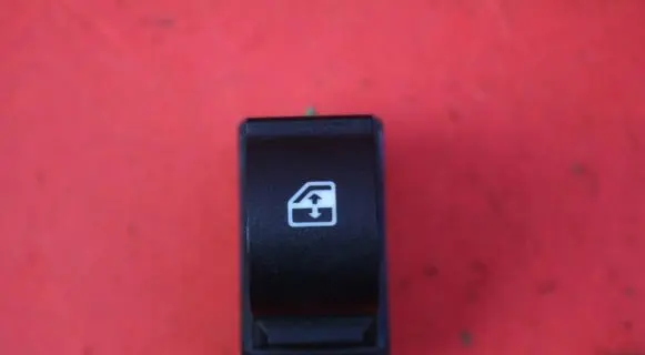 Fiat Tipo Electric window control switch B569
