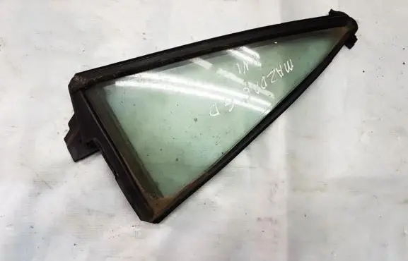 Rear vent window glass