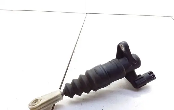 Clutch slave cylinder