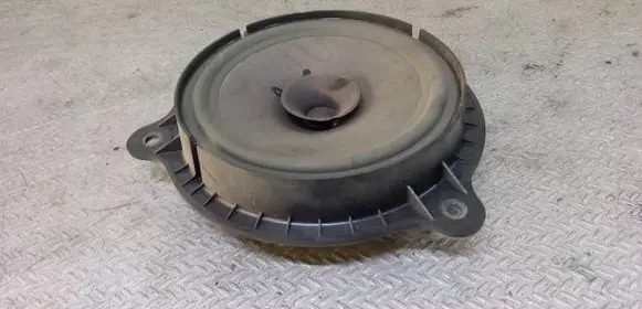 Nissan Note (E12) Rear door speaker 