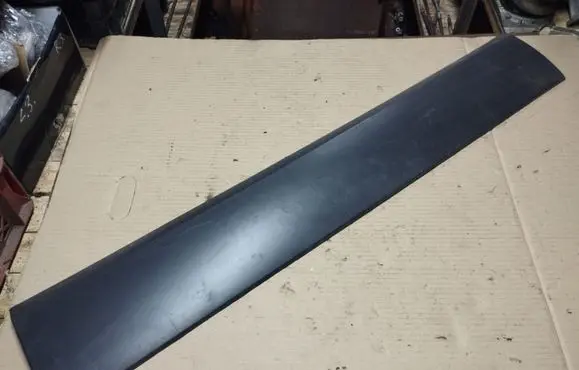 Chrysler Pacifica Front door trim (molding)