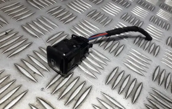 Volkswagen Golf IV Fuel tank opening switch 3B0959833A