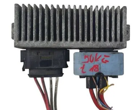 Nissan Juke I F15 Glow plug pre-heat relay 8200558438A