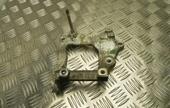 Toyota Land Cruiser (J150) Engine mounting bracket GD660 VD10660