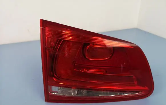 Volkswagen Touareg II Tailgate rear/tail lights 7P6945093A 7P6945093C