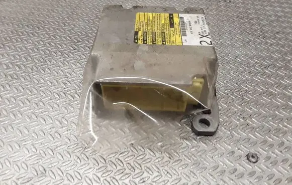 Toyota Avensis T250 Airbag control unit/module 8917005220 215955102