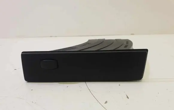 Cup holder front