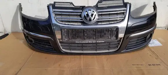 Volkswagen Golf V Front bumper