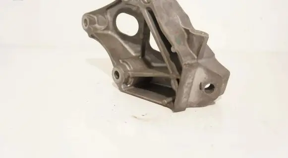 BMW 1 F20 F21 Engine mount bracket 6859415