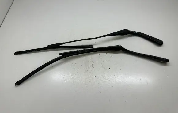 BMW 3 E90 E91 Windshield/front glass wiper blade 6161725339701 6161725338602 7253397