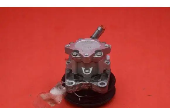 BMW 3 E90 E91 Power steering pump 10SKV123