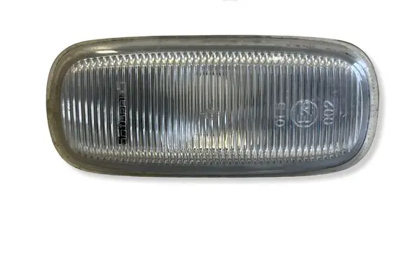 Audi A6 S6 C5 4B Front fender indicator light 