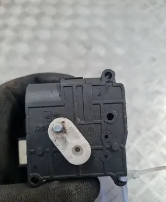 Toyota Corolla Verso E121 Air flap motor/actuator 1138002051