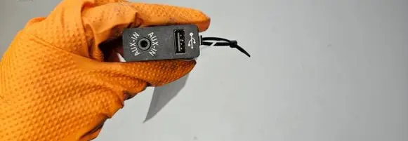 BMW 3 E90 E91 USB socket connector 9237654