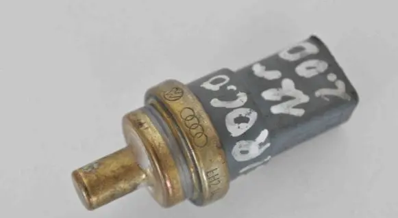 Volkswagen Scirocco Oil temperature sensor 06A919501A
