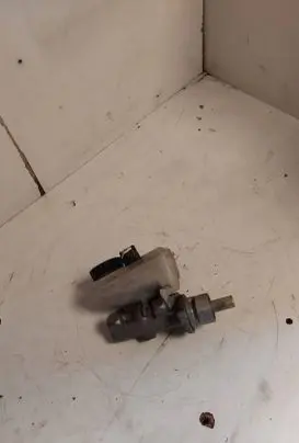 Toyota Yaris Master brake cylinder