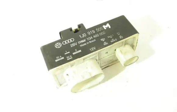Volkswagen Golf IV Fan control module 1J0 919 506M