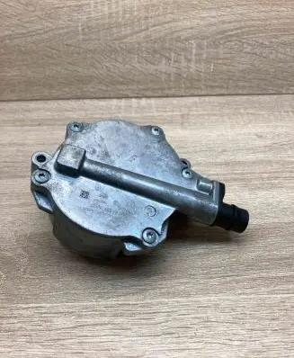 BMW 7 F01 F02 F03 F04 Vacuum pump 8605976 68739010