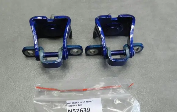 Seat Arona Tailgate/trunk/boot hinge 5G0827301C