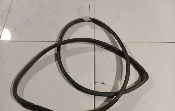Honda Civic Rubber seal front coupe door 