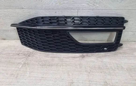 Audi A4 S4 B8 8K Front fog light trim/grill 8K0807682M 8K0807682P
