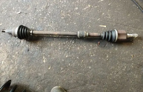 Nissan Note (E11) Front driveshaft