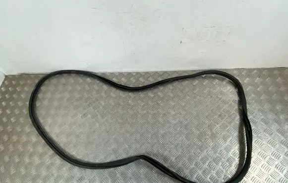 Honda CR-V Front door rubber seal