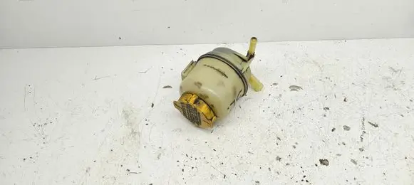 Subaru Legacy Power steering fluid tank/reservoir