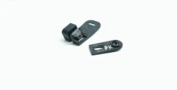 Headlight/headlamp mounting bracket
