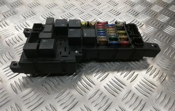 Volvo S60 Fuse module 8678449 518828009