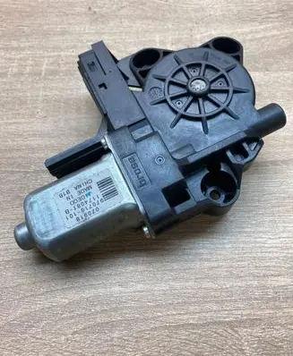 Volvo V70 Rear door window regulator motor 070918 970716101