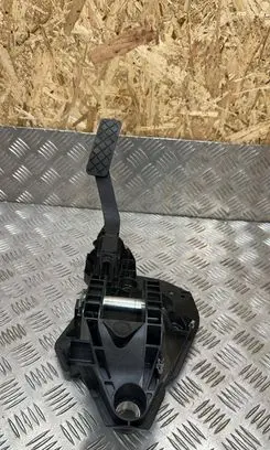 Skoda Octavia Mk3 (5E) Accelerator throttle pedal 5Q2723503D 5Q2723058AN