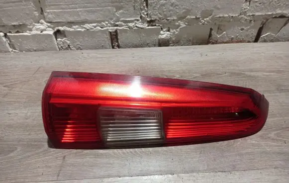Volvo V70 Rear/tail lights 9154493
