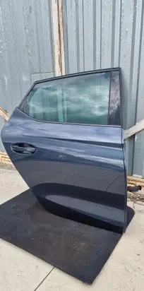 Cupra Leon Rear door