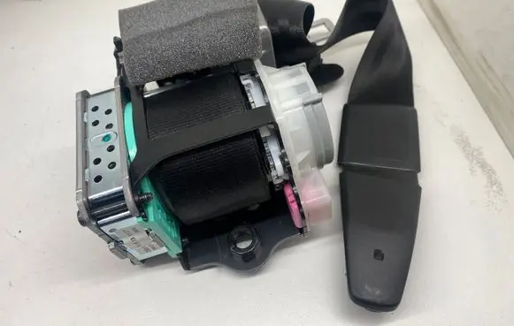 Audi A6 S6 C7 4G Front seatbelt 4G8857706M