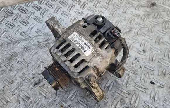 Toyota Auris 150 Generator/alternator 270600T080 0T040 MS1012101340