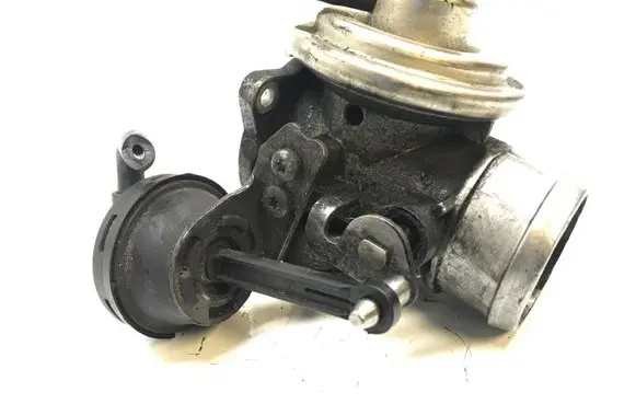 Skoda Fabia Mk1 (6Y) EGR valve 038131501M 155215007