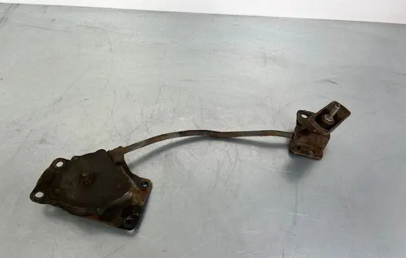 Hyundai Santa Fe Spare wheel mounting bracket 