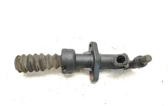 Clutch slave cylinder