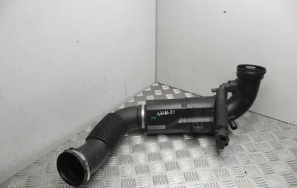 Air intake hose/pipe