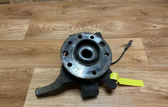 Opel Zafira B Front wheel hub