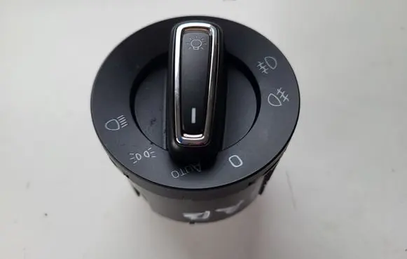 Skoda Superb B8 (3V) Light switch