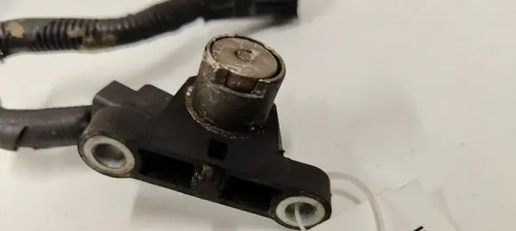 Volvo V70 Crankshaft position sensor 30637803
