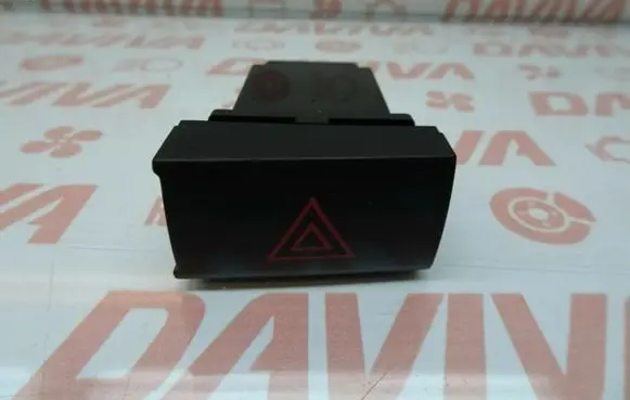Hyundai Santa Fe Hazard light switch 864W0140
