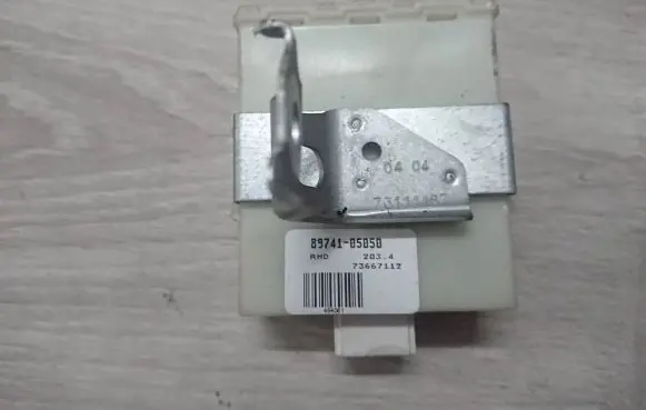 Toyota Avensis T250 Door central lock control unit/module 8974105050 73667112 73111087