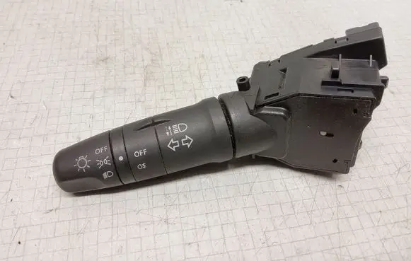 Nissan Primera Indicator stalk 25540AV620